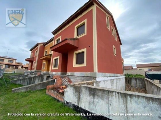 Foto 1 de Casa en venda a Hontanares de Eresma de 4 habitacions amb terrassa i garatge