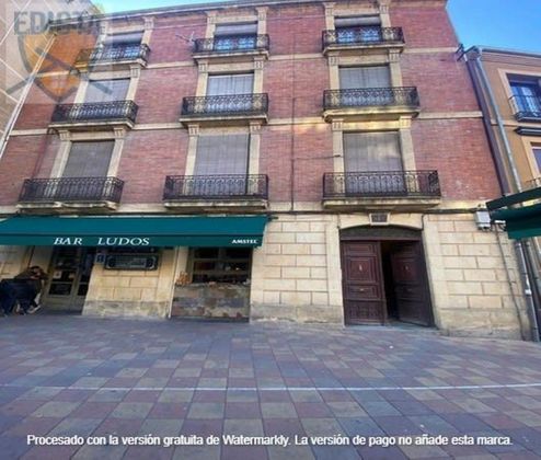 Foto 2 de Pis en venda a Centro - Segovia de 8 habitacions amb balcó i calefacció