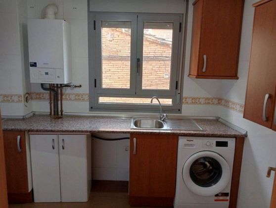 Foto 2 de Venta de piso en Igriés de 2 habitaciones con garaje y calefacción