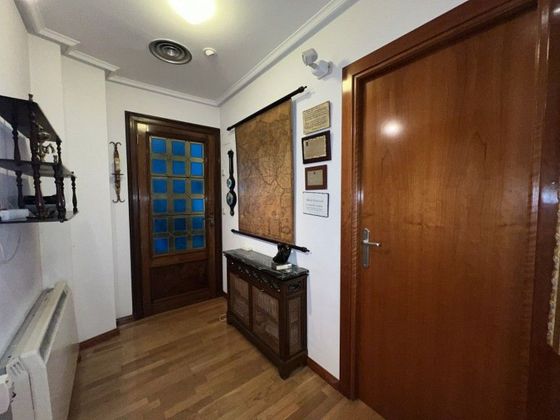 Foto 2 de Pis en venda a San Lorenzo de 3 habitacions amb garatge i balcó