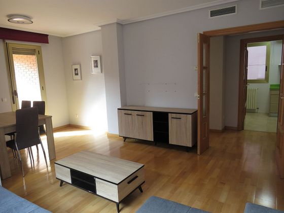 Foto 1 de Piso en venta en calle De Miguel Ángel Tricas de 2 habitaciones con terraza y garaje