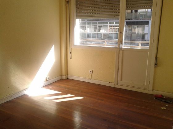 Foto 2 de Piso en venta en Santutxu de 3 habitaciones con balcón y calefacción