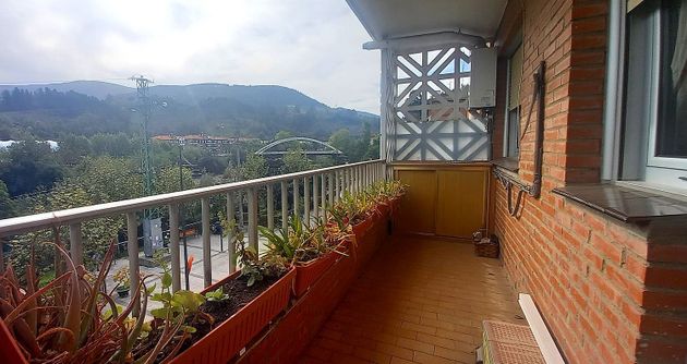Foto 1 de Pis en venda a Alonsotegi de 3 habitacions amb terrassa i balcó
