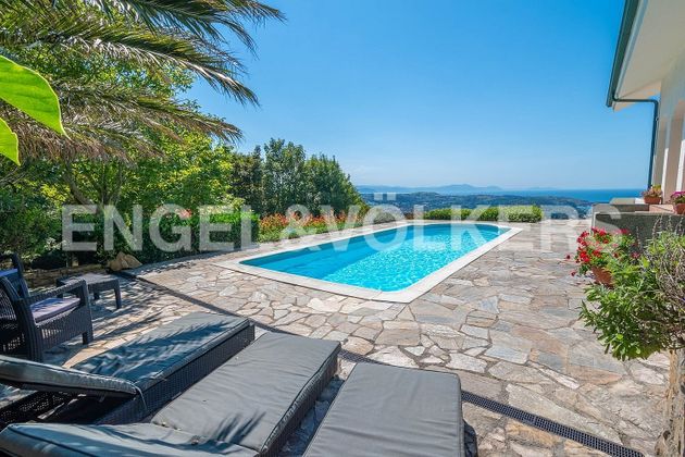 Foto 2 de Venta de chalet en Plentzia de 6 habitaciones con terraza y piscina