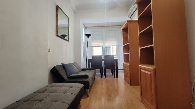 Foto 1 de Piso en alquiler en Alfonso de 2 habitaciones con muebles y aire acondicionado