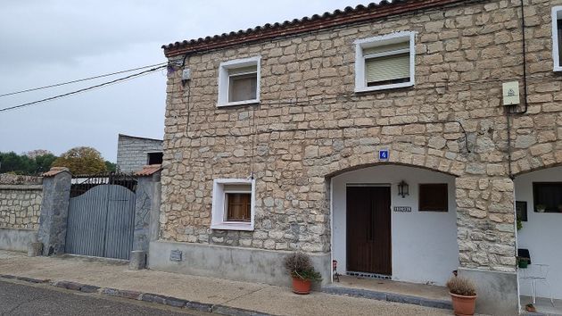 Foto 1 de Venta de chalet en calle Cartuja Monegros de 5 habitaciones con terraza y jardín