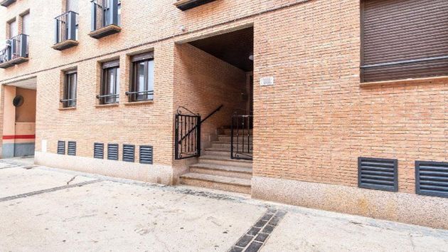 Foto 1 de Venta de piso en Almunia de Doña Godina (La) de 3 habitaciones con terraza y calefacción