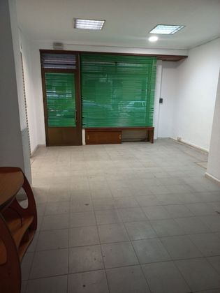 Foto 1 de Alquiler de local en calle Luanco de 243 m²