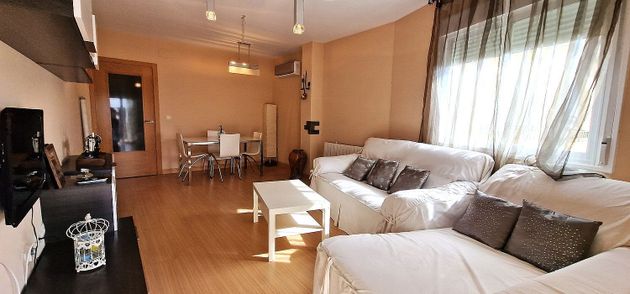 Foto 2 de Piso en venta en Jarandilla de la Vera de 2 habitaciones con balcón y aire acondicionado