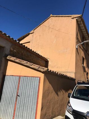 Foto 2 de Casa en venta en calle Huesca de 3 habitaciones con terraza