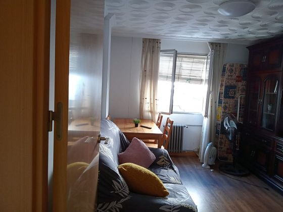 Foto 2 de Pis en venda a Ruiseñores de 3 habitacions amb mobles i calefacció