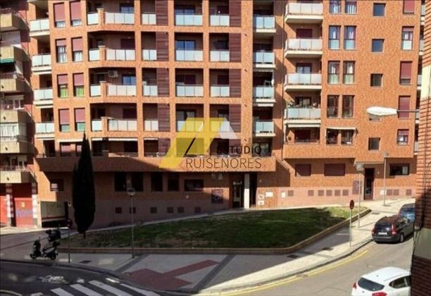 Foto 2 de Venta de piso en calle De Zaragoza la Vieja de 2 habitaciones con terraza y calefacción