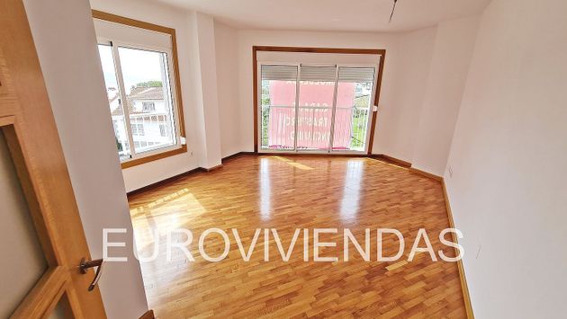 Foto 2 de Pis en venda a avenida Outeiro de 3 habitacions amb garatge i ascensor