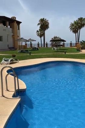 Foto 1 de Piso en alquiler en Los Monteros - Bahía de Marbella de 2 habitaciones con terraza y piscina