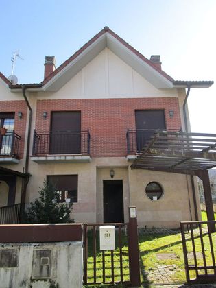 Foto 2 de Casa adossada en venda a Busturia de 3 habitacions amb terrassa i jardí