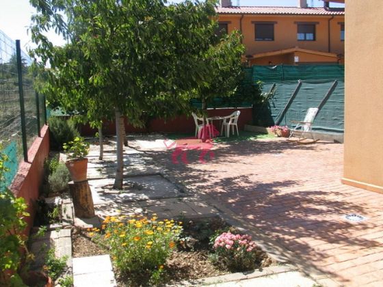 Foto 1 de Xalet en venda a Sariegos de 3 habitacions amb garatge i jardí