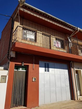 Foto 2 de Venta de casa en plaza Santa Lucía de 3 habitaciones con balcón y calefacción