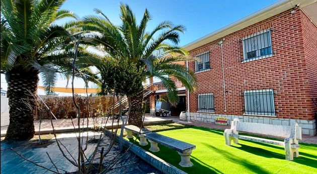 Foto 1 de Venta de chalet en calle Rio Guadalquivir de 3 habitaciones con terraza y piscina