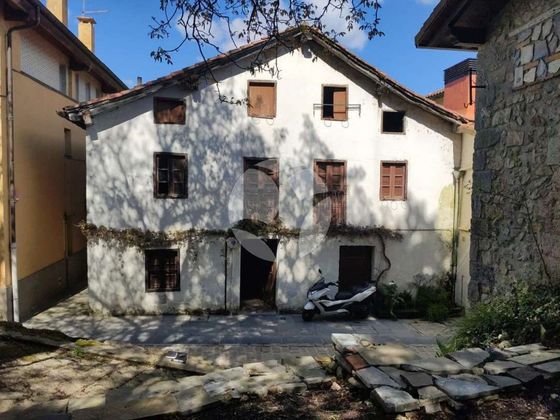 Foto 1 de Casa en venda a Asteasu de 4 habitacions amb jardí i balcó