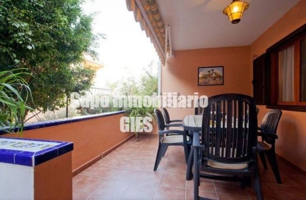 Foto 2 de Casa adossada en venda a calle Mar Blau de 4 habitacions amb terrassa i piscina