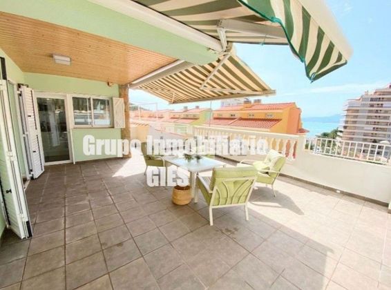Foto 1 de Pis en venda a calle Del Pacific de 2 habitacions amb terrassa i piscina