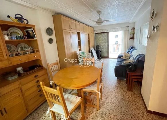 Foto 1 de Piso en venta en calle Jaume Roig de 2 habitaciones con terraza y piscina