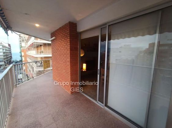 Foto 2 de Piso en venta en calle Josep Bernat I Baldovi de 3 habitaciones con terraza y aire acondicionado