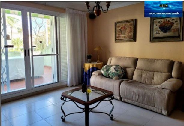 Foto 1 de Venta de casa adosada en avenida De Las Gaviotas de 4 habitaciones con terraza y piscina
