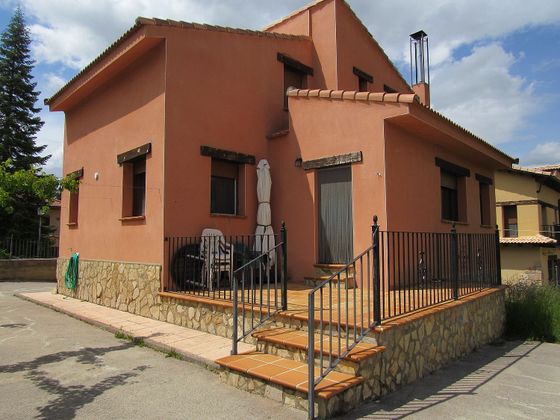 Foto 2 de Xalet en venda a Orihuela del Tremedal de 5 habitacions amb terrassa i garatge