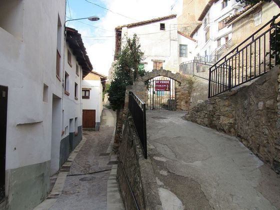 Foto 2 de Xalet en venda a calle Castillo de 6 habitacions amb terrassa i jardí