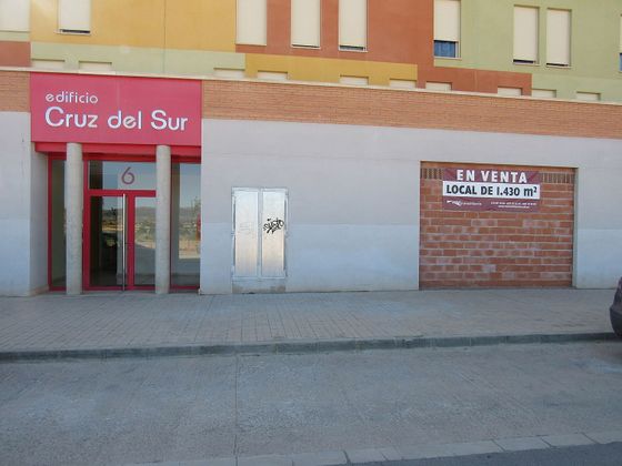 Foto 1 de Local en venda a plaza De la Cultura de 1430 m²