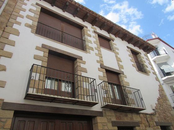Foto 2 de Casa en venda a calle Rogerio Sanchez de 7 habitacions amb terrassa i garatge