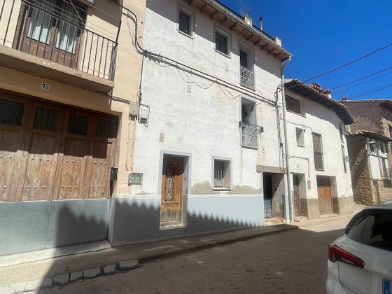 Foto 1 de Casa en venda a barrio El Plano de 4 habitacions amb terrassa i garatge