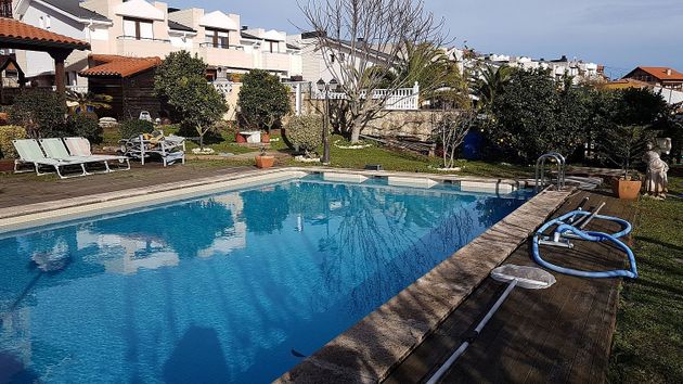 Foto 2 de Chalet en venta en calle Las Peñias de 6 habitaciones con terraza y piscina