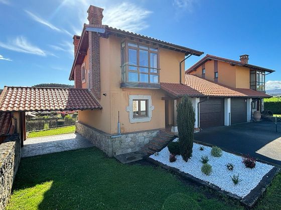 Foto 2 de Casa en venda a Santillana del Mar de 4 habitacions amb terrassa i piscina