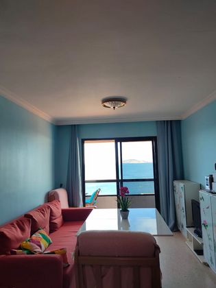 Foto 2 de Alquiler de piso en Playa del Hombre - Taliarte - Salinetas de 3 habitaciones con terraza y muebles