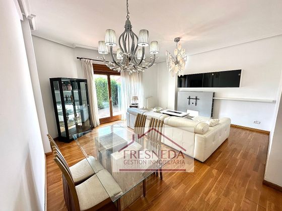 Foto 1 de Casa adossada en venda a calle Alfonso El Sabio de 5 habitacions amb terrassa i garatge