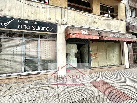 Foto 1 de Local en venda a avenida Hermanos Menéndez Pidal de 215 m²