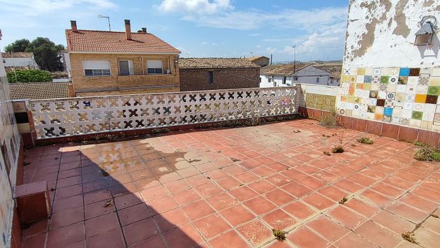 Foto 2 de Casa en venda a calle Val de 3 habitacions amb terrassa i piscina