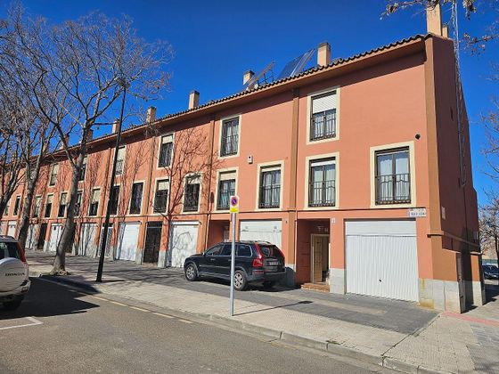 Foto 1 de Casa en venda a calle De la Virgen de la Blanca de 4 habitacions amb terrassa i piscina