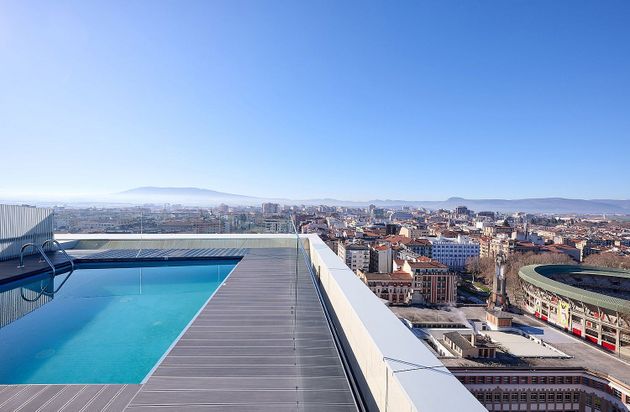 Foto 1 de Piso en alquiler en plaza Salesianos Pamplona de 3 habitaciones con terraza y piscina