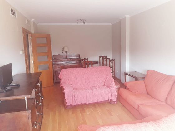 Foto 1 de Alquiler de piso en calle Vicente Beltrán Grimal de 2 habitaciones con garaje y muebles