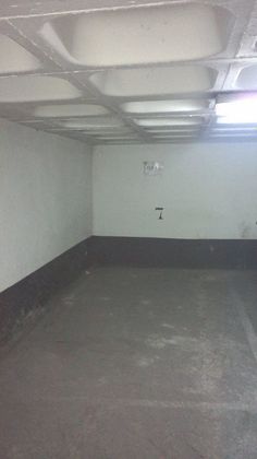 Foto 2 de Garaje en venta en calle Ledesma de 16 m²