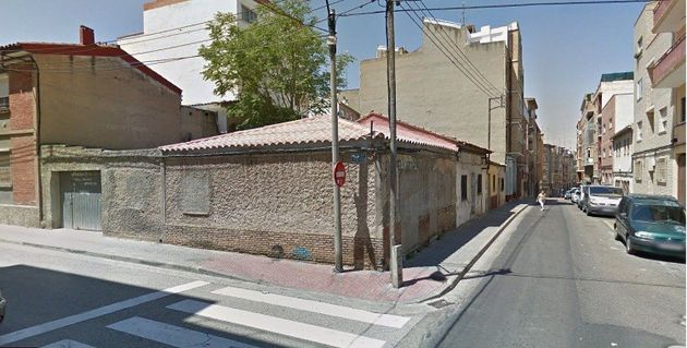 Foto 2 de Venta de terreno en calle De Lugo de 102 m²