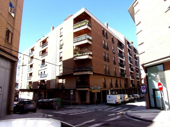 Foto 2 de Pis en venda a calle Doña María Ugarte de 4 habitacions amb garatge i balcó