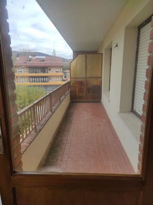 Foto 1 de Venta de piso en Villarcayo de Merindad de Castilla la Vieja de 3 habitaciones con balcón