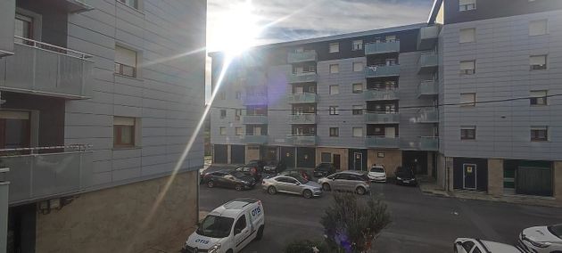 Foto 2 de Venta de piso en Abanto y Ciérvana-Abanto Zierbena de 2 habitaciones con balcón y calefacción
