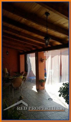 Foto 2 de Casa adosada en venta en Chozas de Canales de 4 habitaciones con terraza y garaje