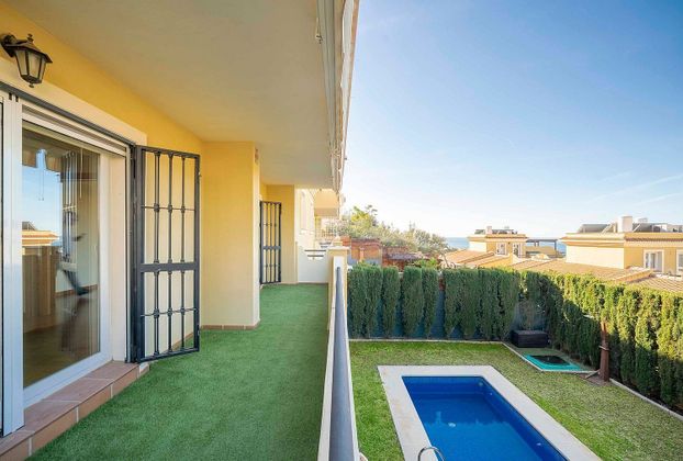 Foto 2 de Casa en venta en La Cala del Moral de 4 habitaciones con terraza y piscina