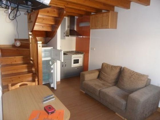 Foto 1 de Dúplex en lloguer a Alcañiz de 1 habitació amb terrassa i mobles